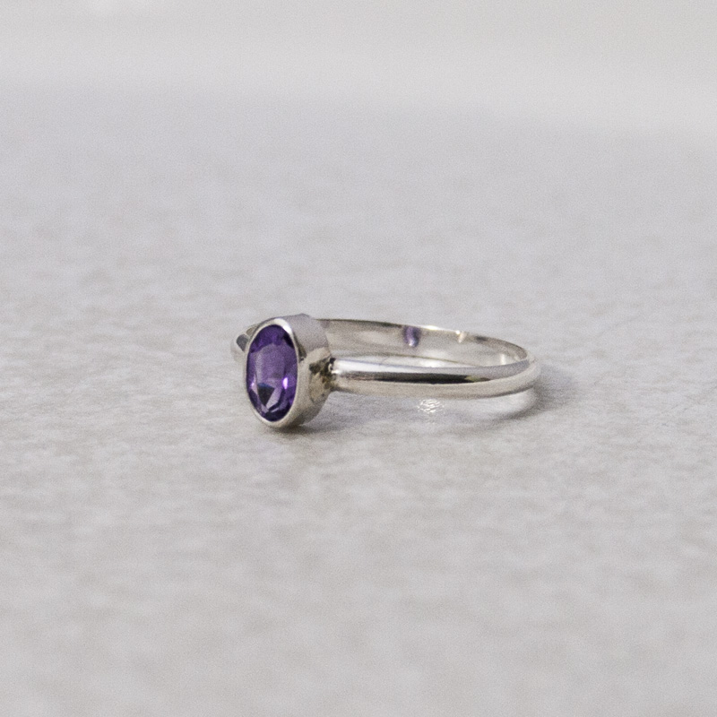 SILVER RING WITH OVAL PURPLE AMETHYST, SIZE 17