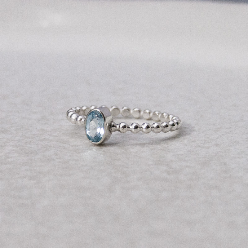 SILVER PEARL WIRE RING WITH OVAL BLUE TOPAZ, SIZE 17.5 