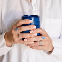 ZILVEREN RING MET BLAUWE OPAAL MAAT 17.5