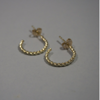 14KT GOUDEN GEDRAAIDE OORRINGEN