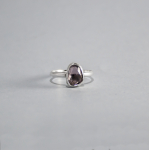 UNIEKE RING MET PAARSE SPINEL MAAT 15 