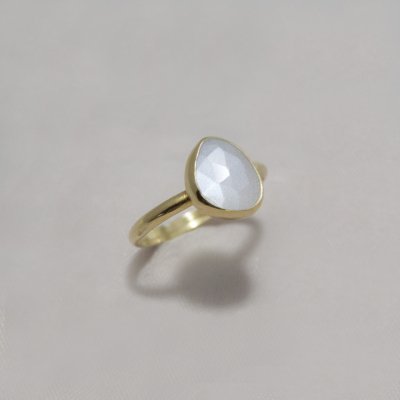 UNIQUE RING WITH MOONSTONE 