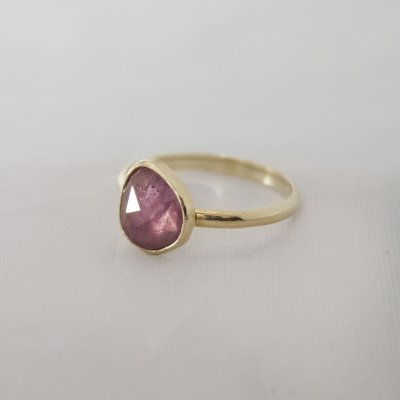 14K GOUDEN RING MET TOERMALIJN MAAT 16.5