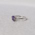 ZILVEREN RING MET OVALE PAARSE AMETHIST MAAT 17